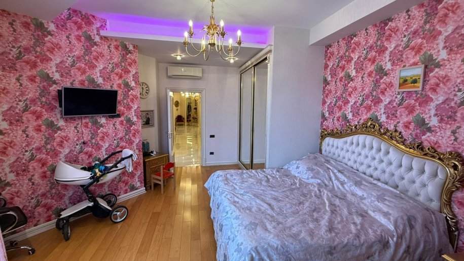 Satılır 4 otaqlı yeni tikili, 235 m², Nizami m.-24