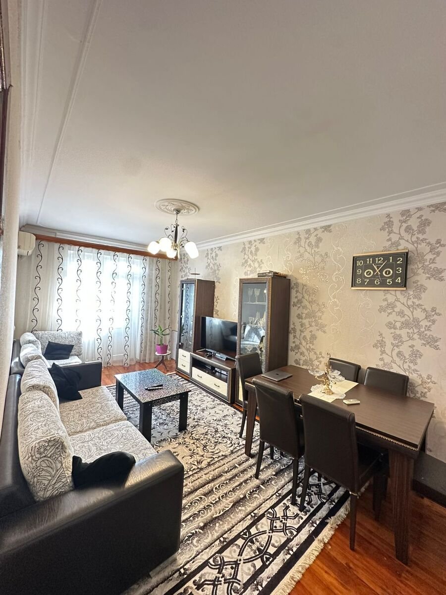Satılır 3 otaqlı köhnə tikili, 85 m², Memar Əcəmi m.-1