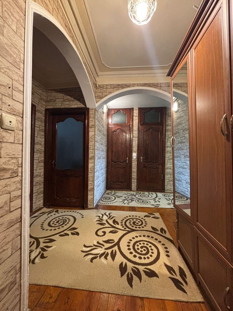 Satılır 3 otaqlı köhnə tikili, 85 m², Memar Əcəmi m.-3