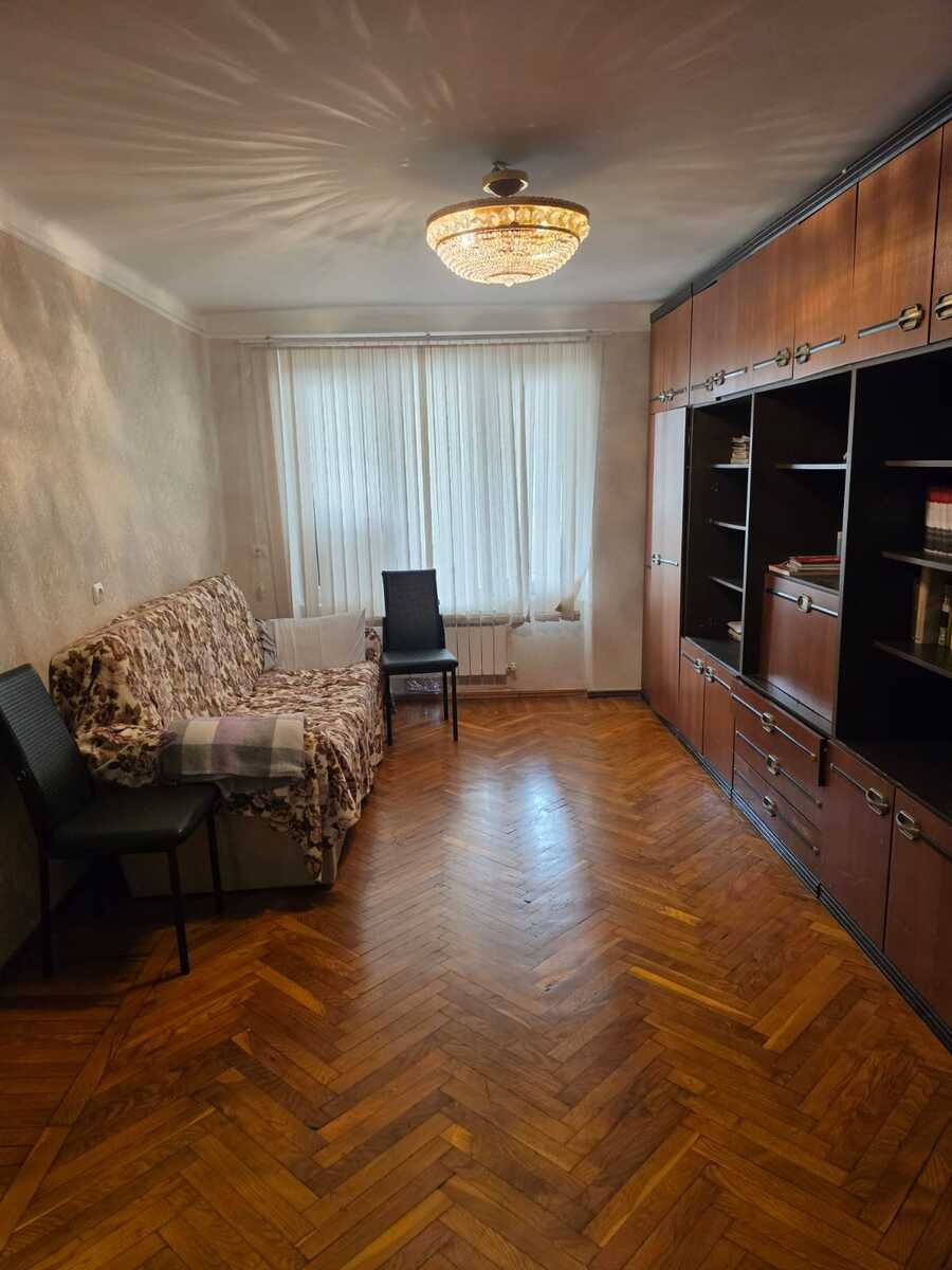 Satılır 3 otaqlı köhnə tikili, 60 m², Elmlər Akademiyası m.-2