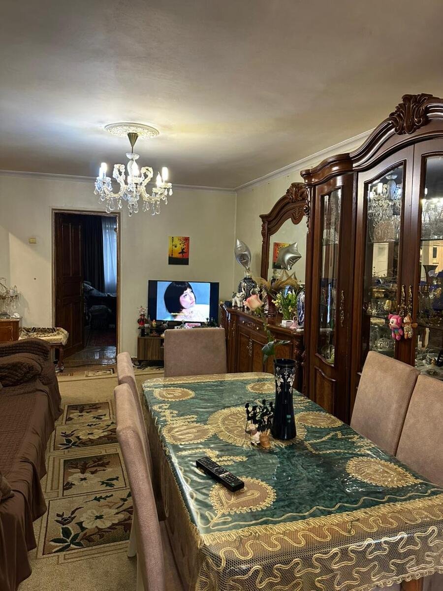 Satılır 3 otaqlı köhnə tikili, 70 m², Elmlər Akademiyası m.-3