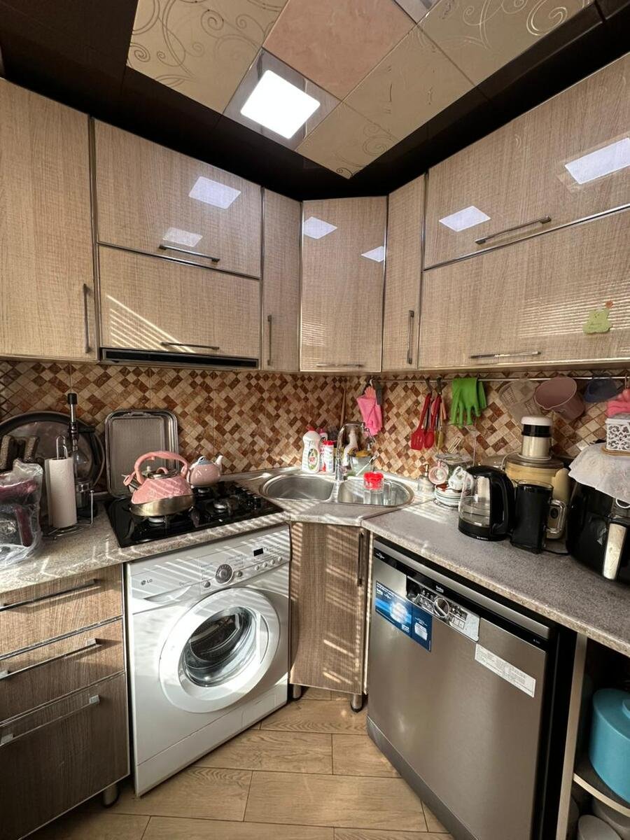 Satılır 3 otaqlı köhnə tikili, 70 m², Elmlər Akademiyası m.-6