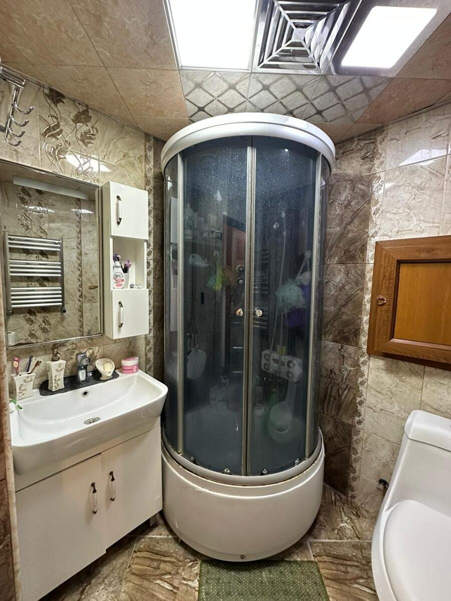 Satılır 3 otaqlı köhnə tikili, 70 m², Elmlər Akademiyası m.-9