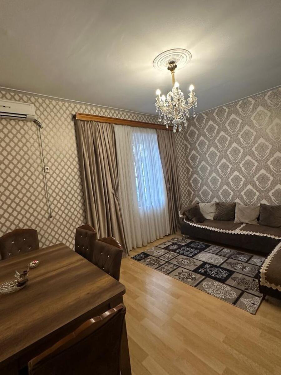 Satılır 3 otaqlı köhnə tikili, 80 m², Bakıxanov (Razin)-1