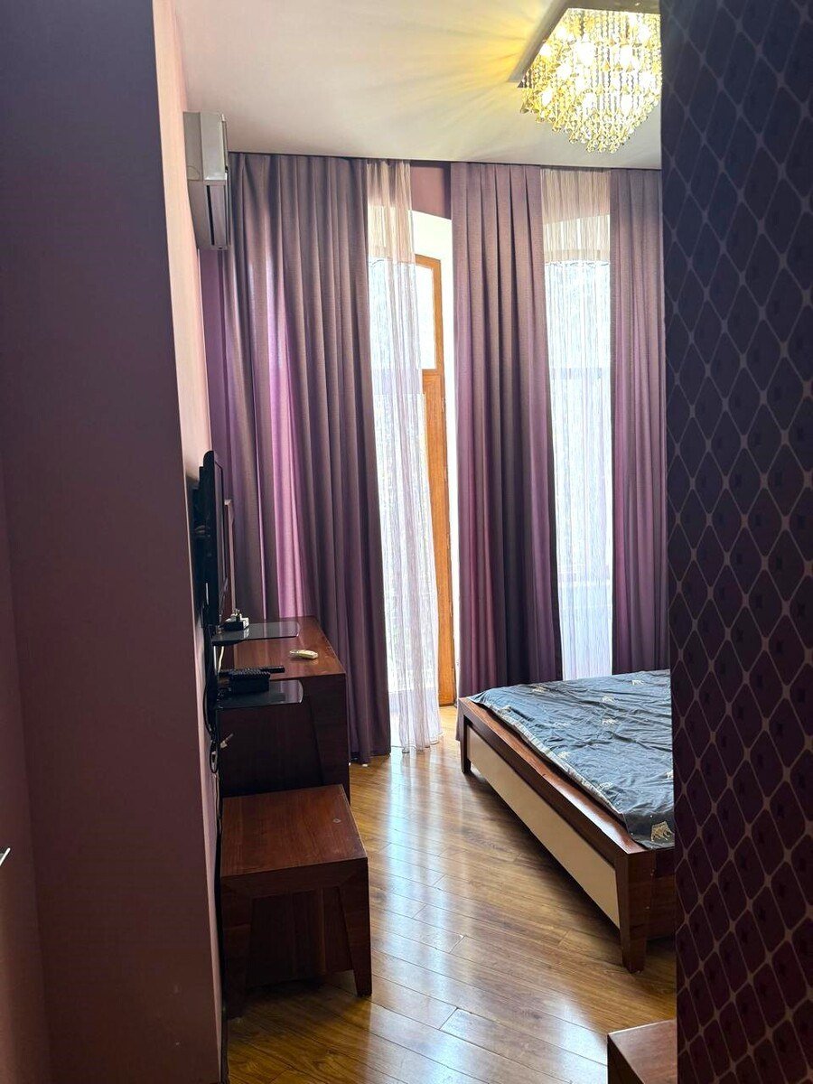 Kirayə verilir 3 otaqlı köhnə tikili, 120 m², İçərişəhər m.-5