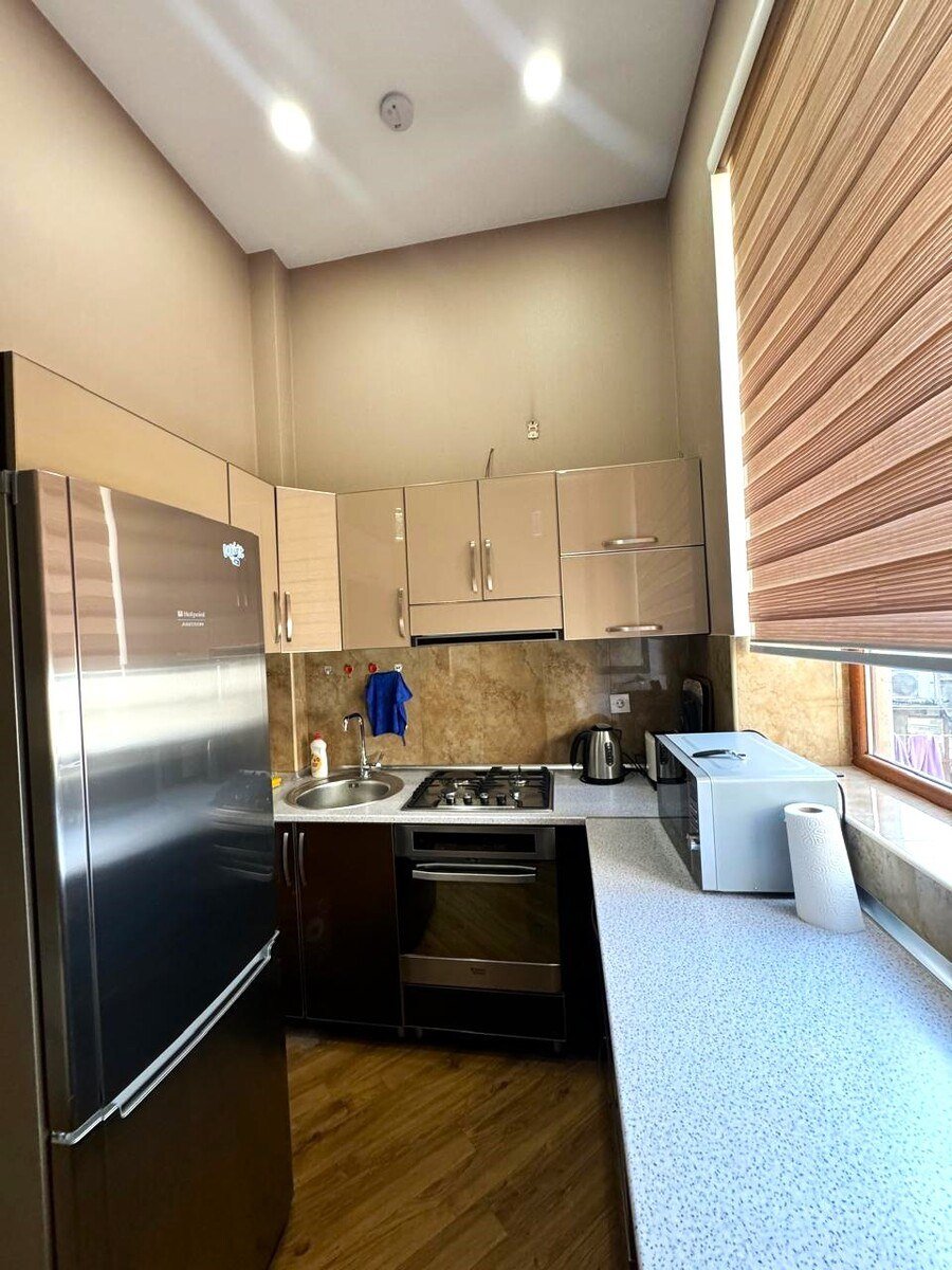 Kirayə verilir 3 otaqlı köhnə tikili, 120 m², İçərişəhər m.-11