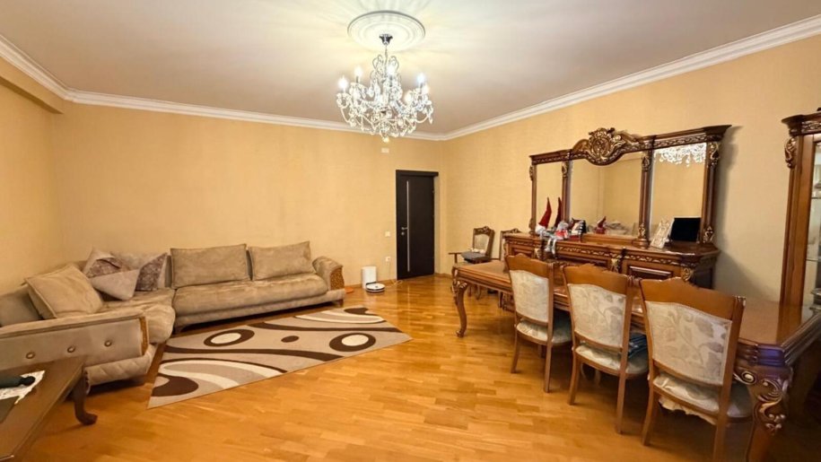 Satılır 2 otaqlı yeni tikili, 110 m², İnşaatçılar m.-2