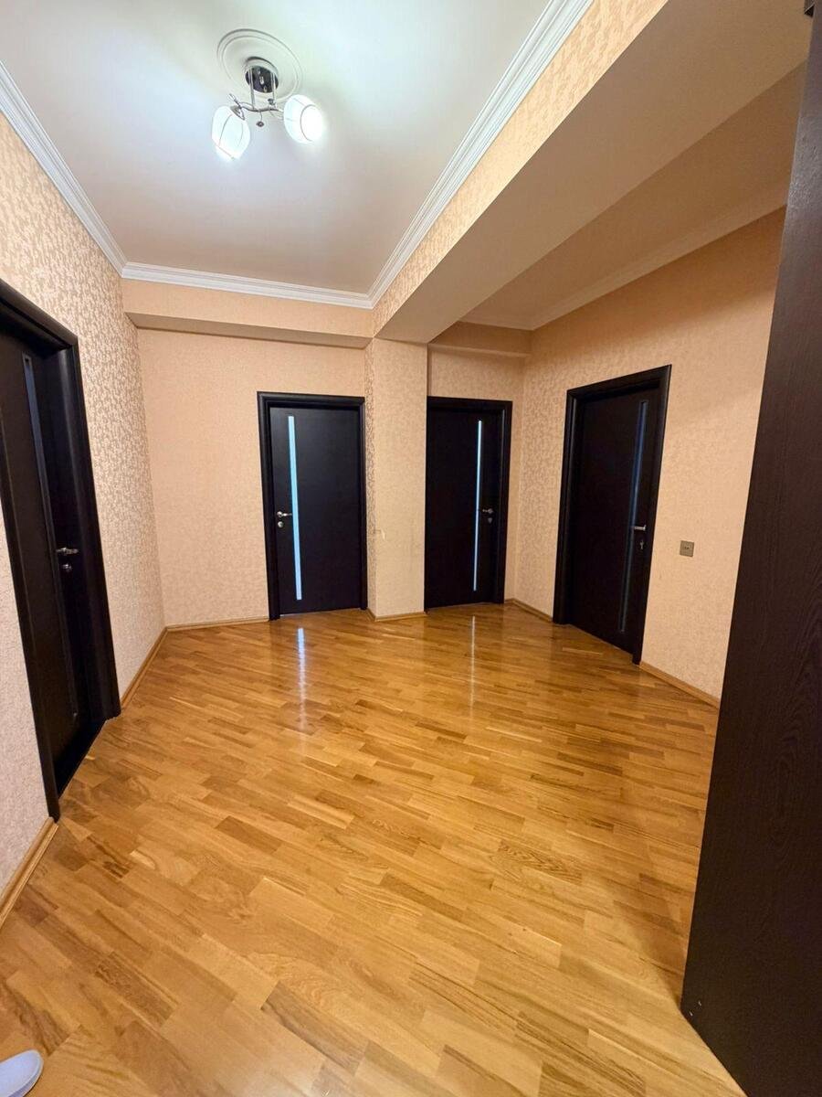 Satılır 2 otaqlı yeni tikili, 110 m², İnşaatçılar m.-7