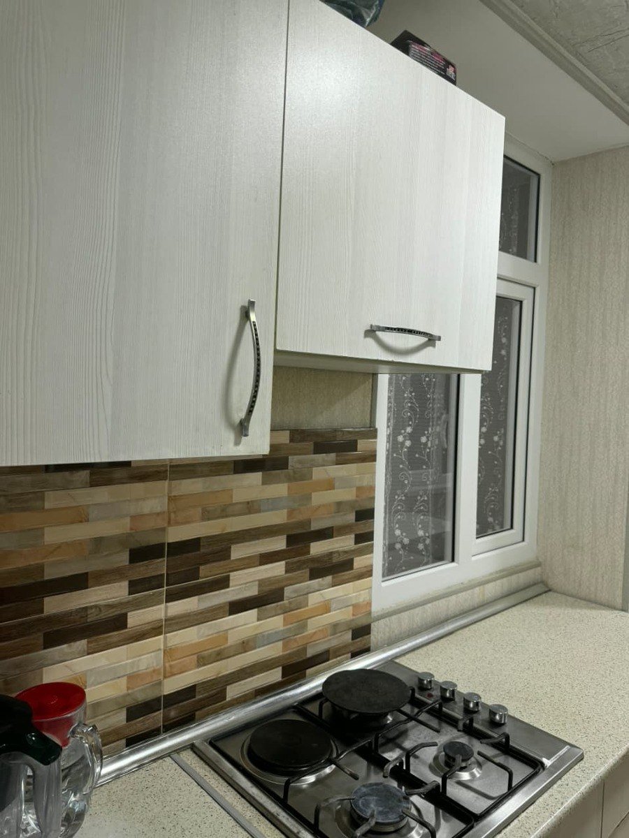 Satılır 3 otaqlı köhnə tikili, 63 m², Qaraçuxur-5