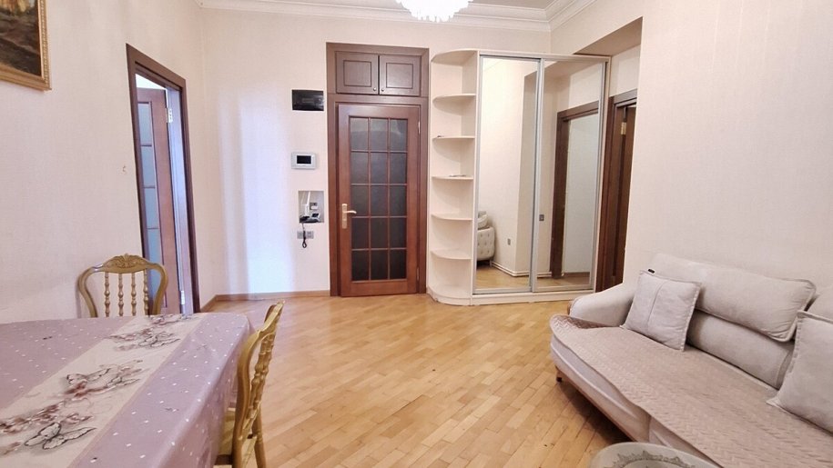 Kirayə verilir 2 otaqlı köhnə tikili, 70 m², Sahil m.-2