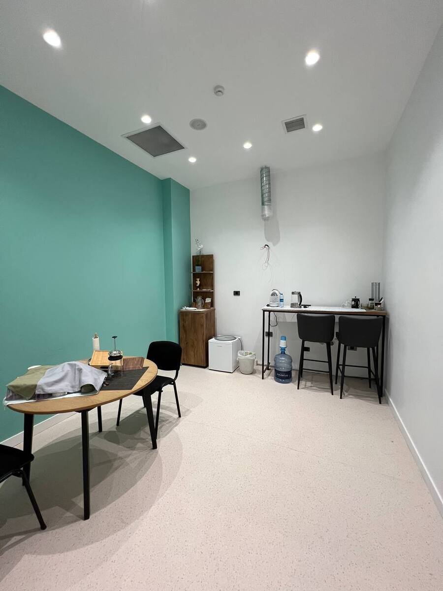 270 m<sup>2</sup> ofis icarəyə verilir, Elmlər Akademiyası m.-21