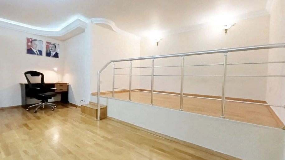 65 m<sup>2</sup> ofis satılır, İçərişəhər m.-11