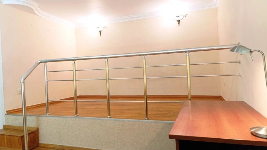 65 m<sup>2</sup> ofis satılır, İçərişəhər m.-15