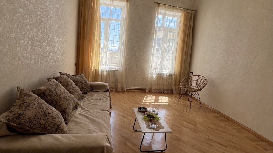 Kirayə verilir 2 otaqlı köhnə tikili, 60 m², İçərişəhər m.-1
