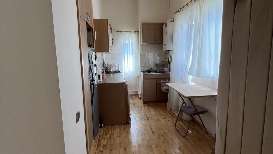 Kirayə verilir 2 otaqlı köhnə tikili, 60 m², İçərişəhər m.-8