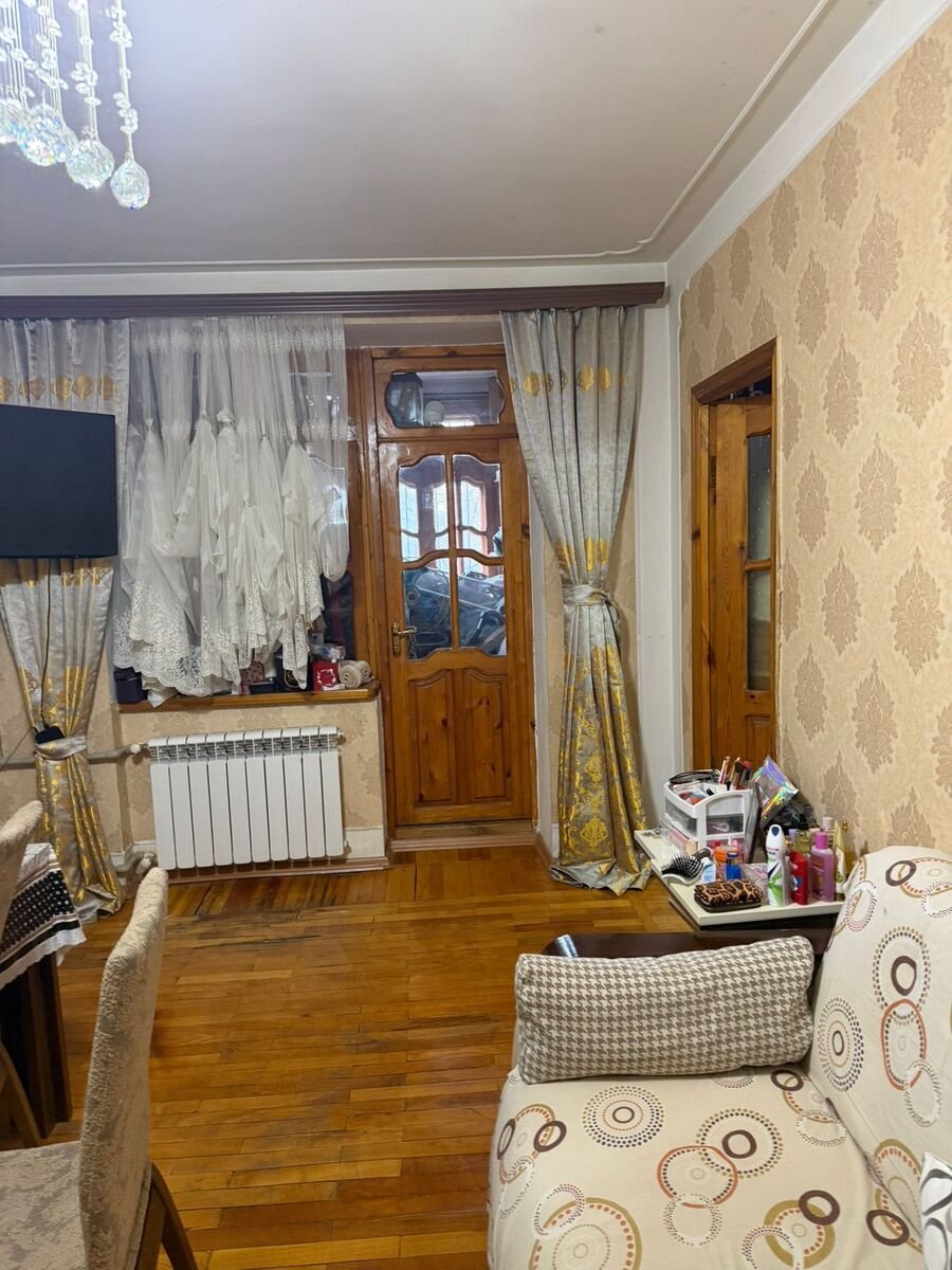 Satılır 2 otaqlı köhnə tikili, 50 m², Qara Qarayev m.-20