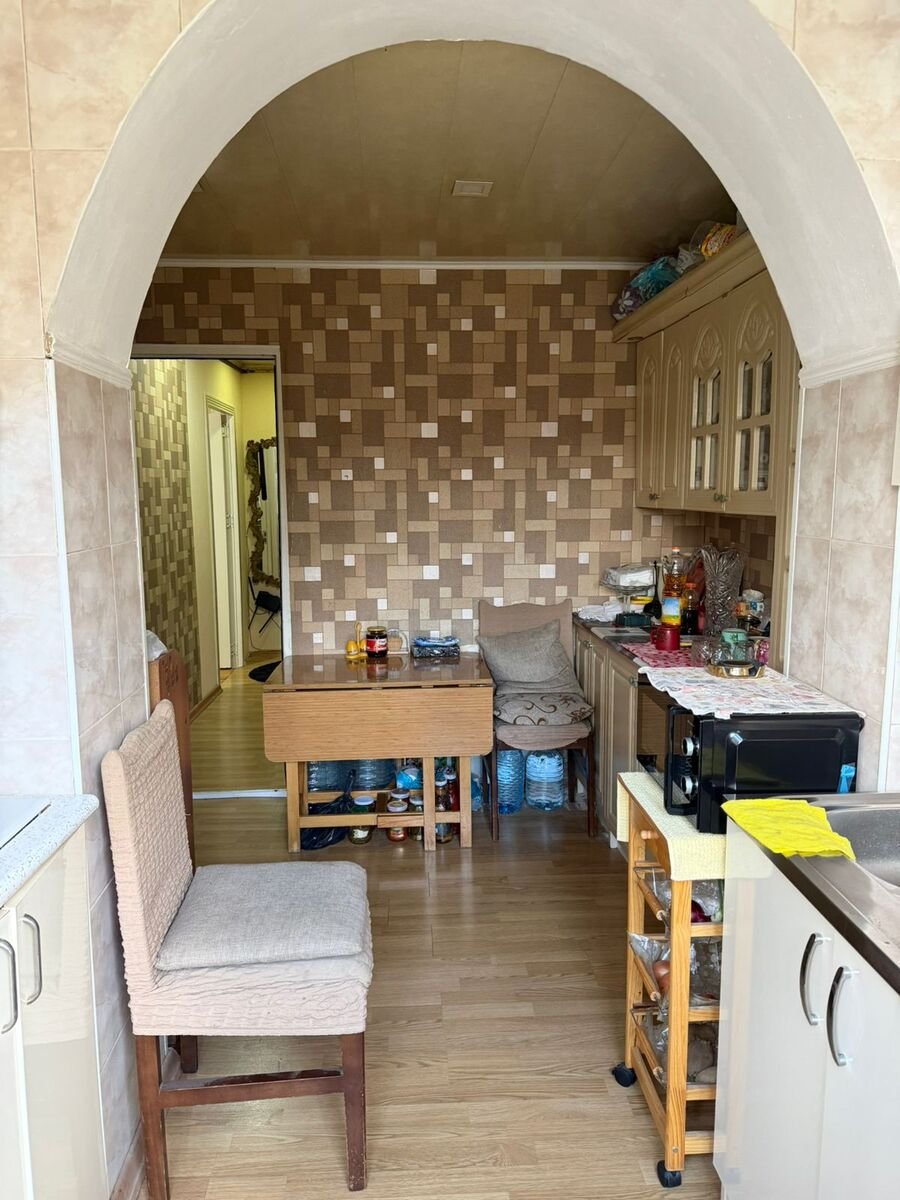 Satılır 2 otaqlı köhnə tikili, 50 m², Qara Qarayev m.-26