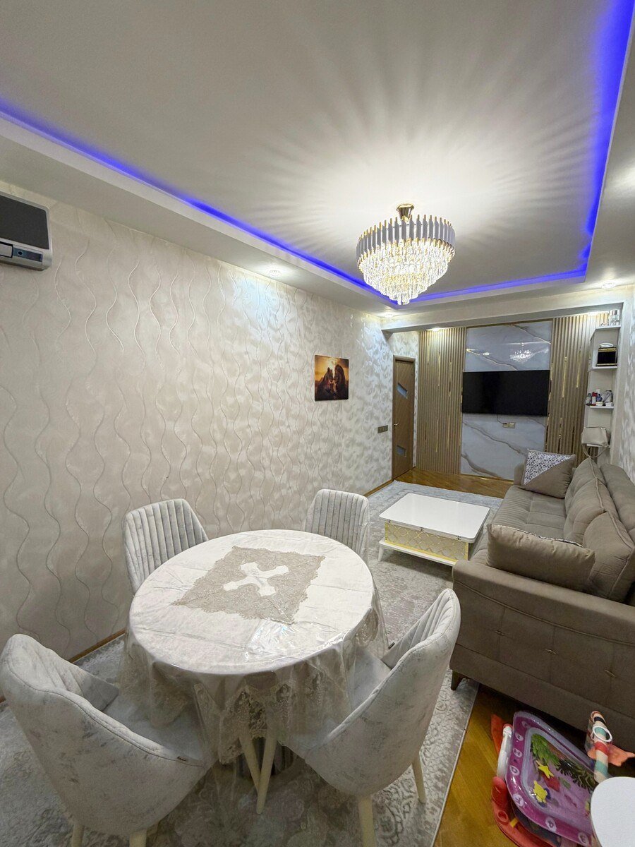 Satılır 2 otaqlı yeni tikili, 78 m², İnşaatçılar m.-5