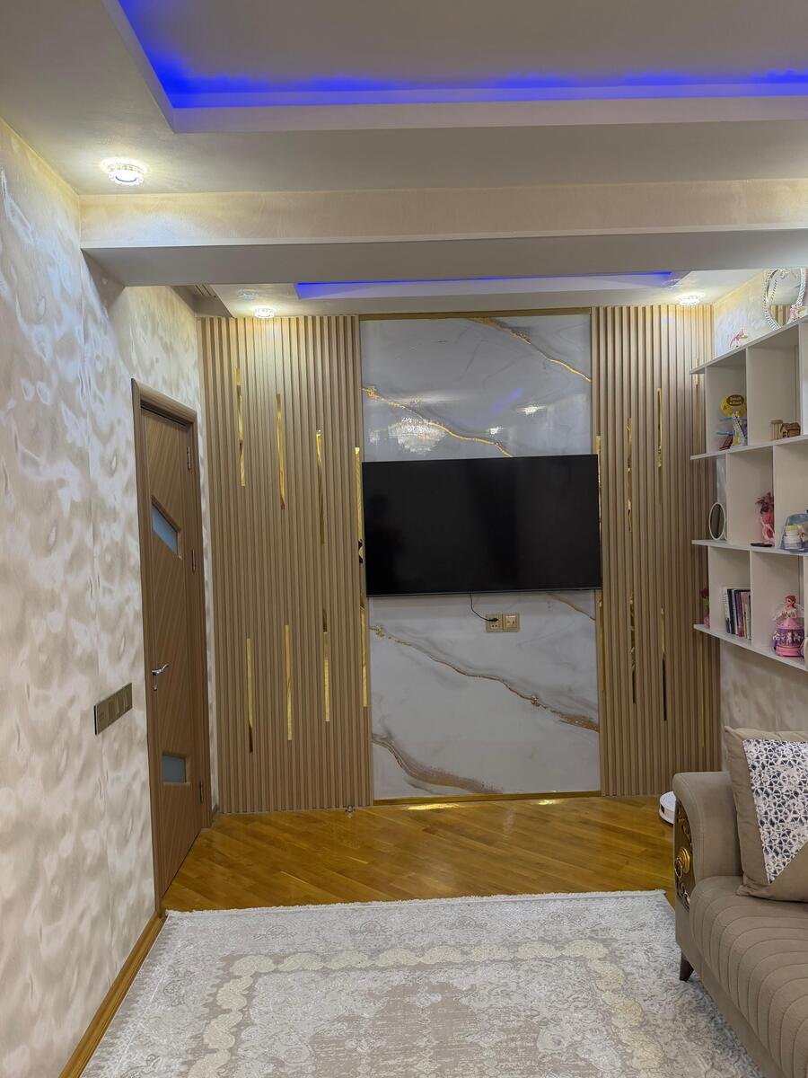 Satılır 2 otaqlı yeni tikili, 78 m², İnşaatçılar m.-14