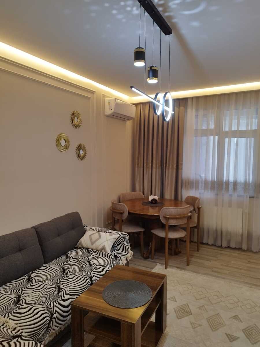 Satılır 2 otaqlı köhnə tikili, 60 m², Memar Əcəmi m.-1