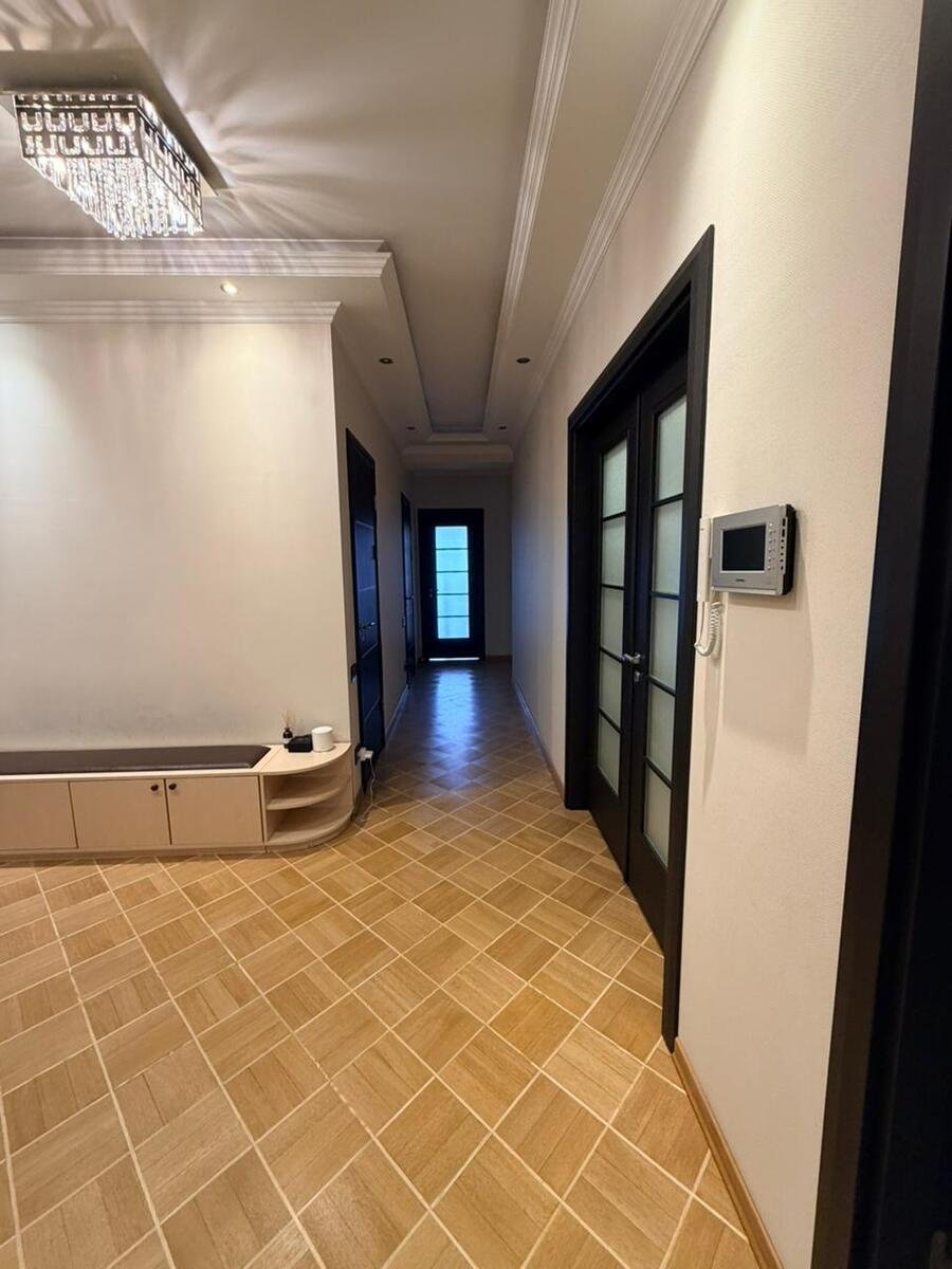 Satılır 4 otaqlı yeni tikili, 147 m², Elmlər Akademiyası m.-3