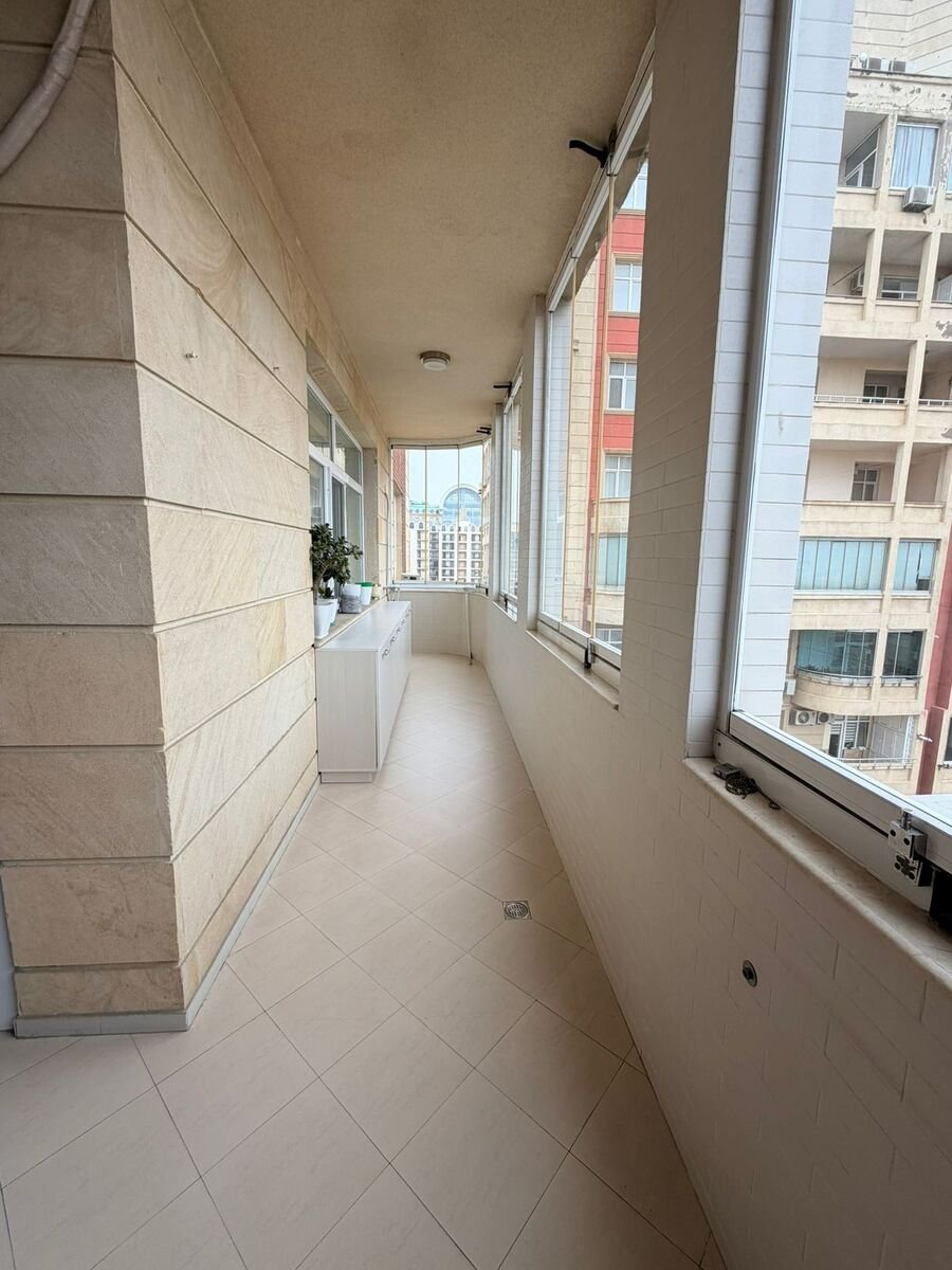 Satılır 4 otaqlı yeni tikili, 147 m², Elmlər Akademiyası m.-17