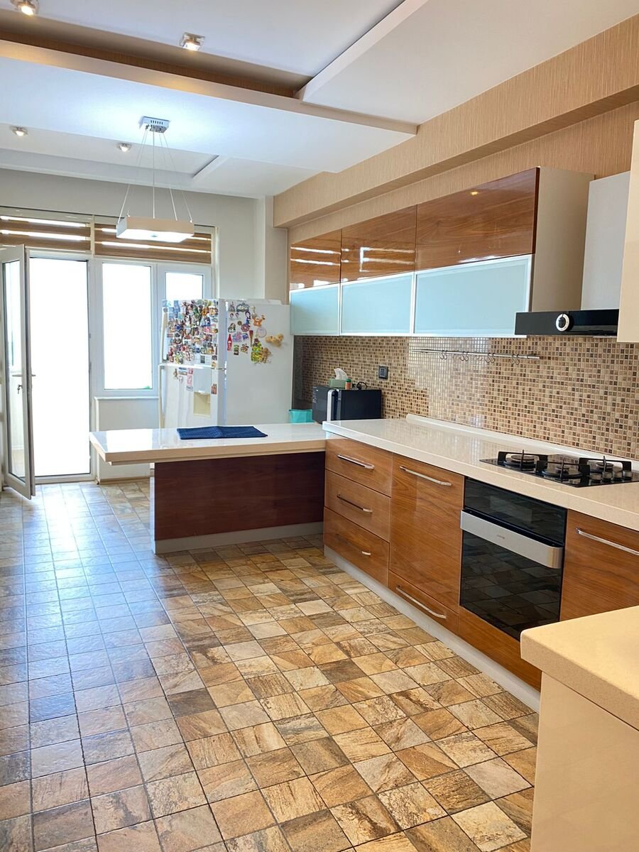 Kirayə verilir 3 otaqlı yeni tikili, 180 m², Nizami m.-11