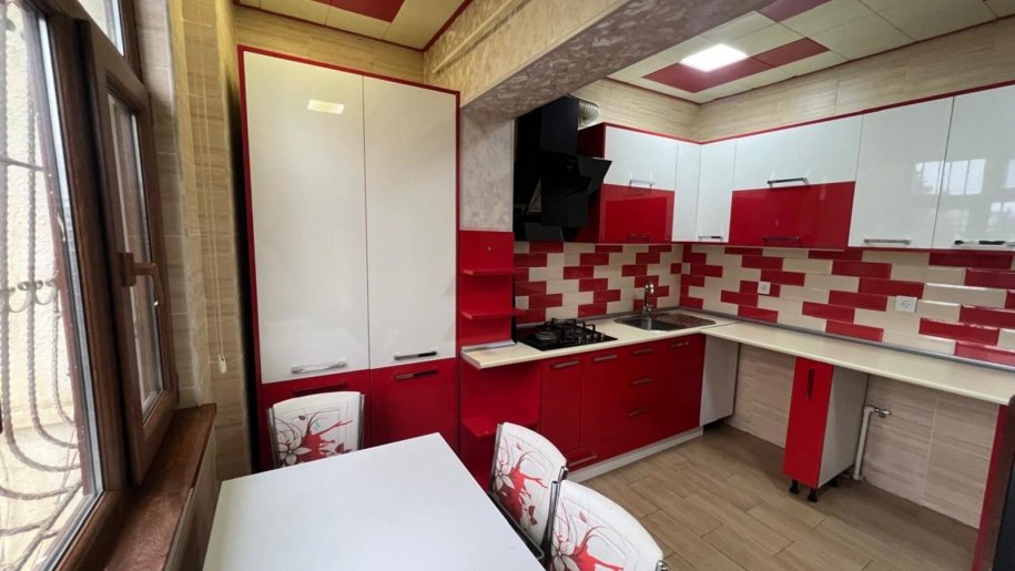 Satılır 3 otaqlı köhnə tikili, 80 m², Həzi Aslanov m.-13