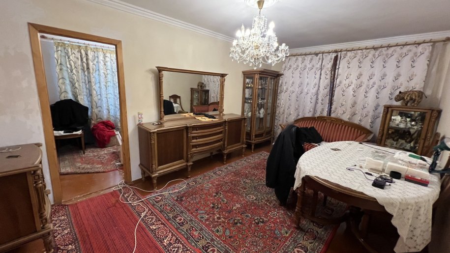 Satılır 2 otaqlı köhnə tikili, 55 m², İnşaatçılar m.-1
