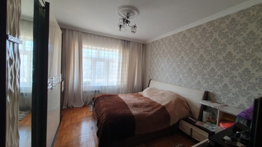 Satılır 3 otaqlı köhnə tikili, 80 m², Xalqlar dostluğu m.-4