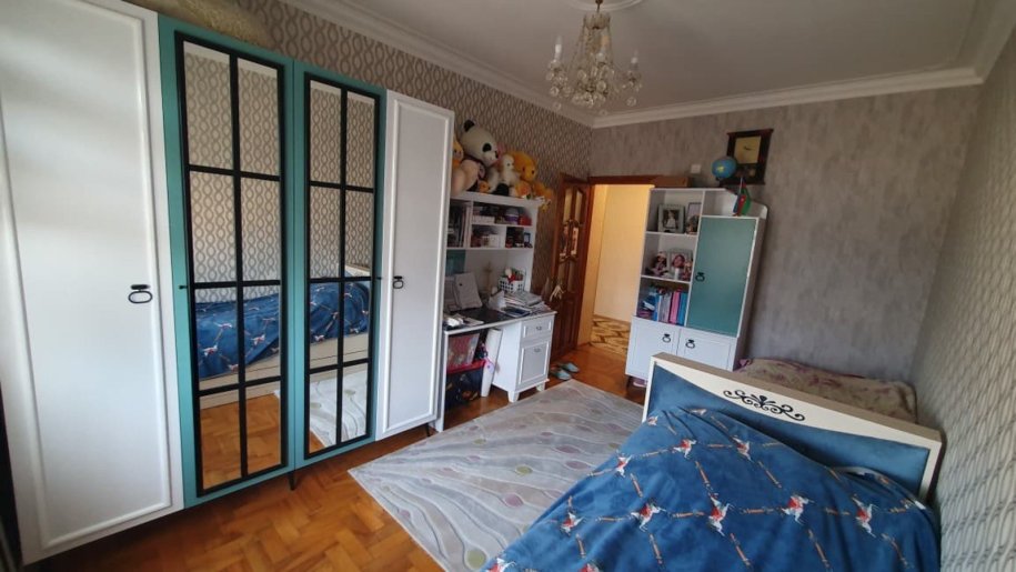 Satılır 3 otaqlı köhnə tikili, 80 m², Xalqlar dostluğu m.-5