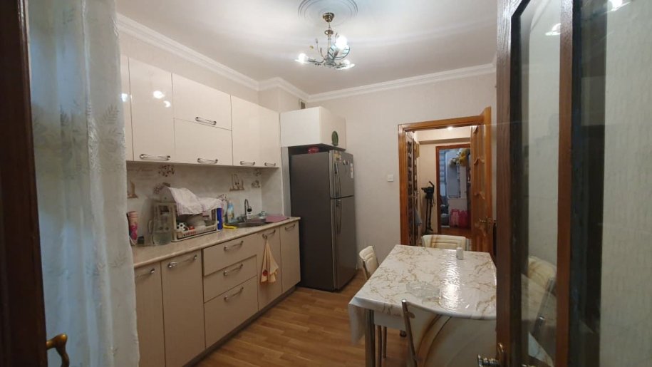 Satılır 3 otaqlı köhnə tikili, 80 m², Xalqlar dostluğu m.-8