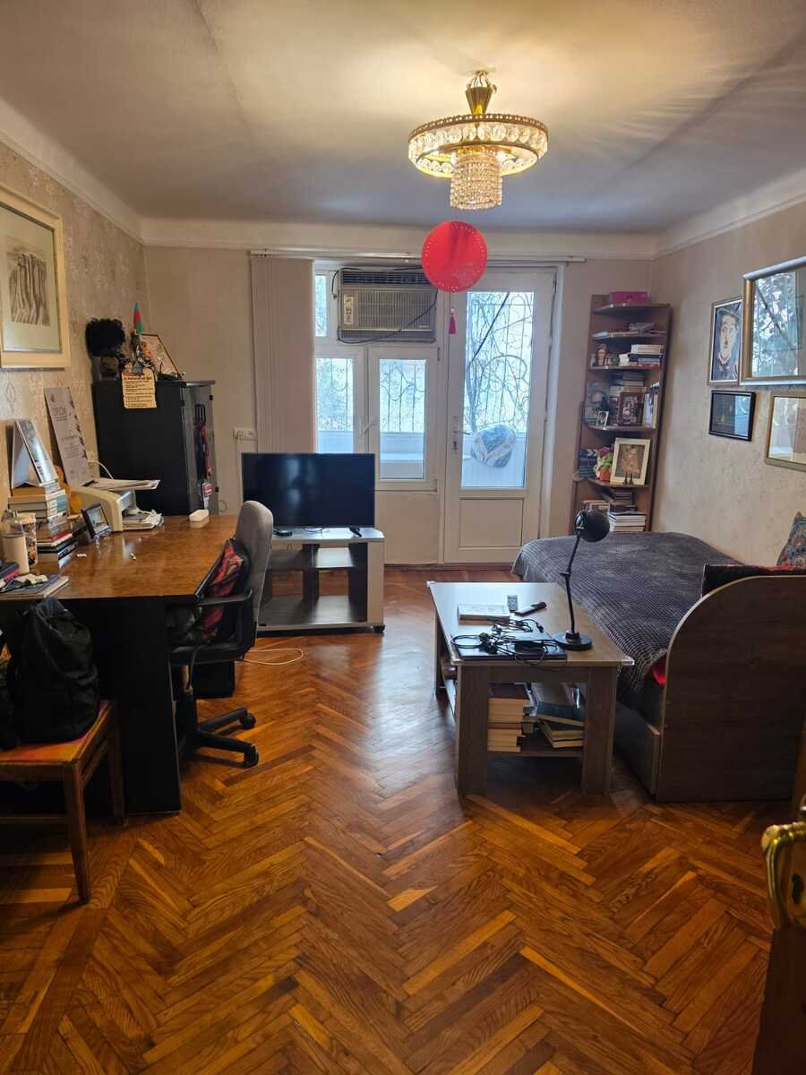 Satılır 3 otaqlı köhnə tikili, 60 m², Elmlər Akademiyası m.-1