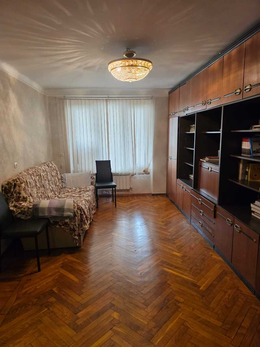 Satılır 3 otaqlı köhnə tikili, 60 m², Elmlər Akademiyası m.-2