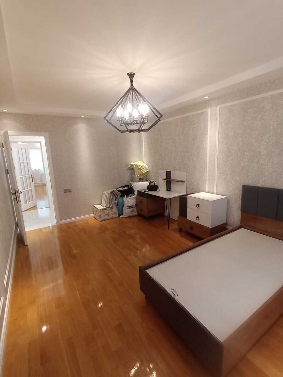 Satılır 3 otaqlı köhnə tikili, 95 m², Elmlər Akademiyası m.-4
