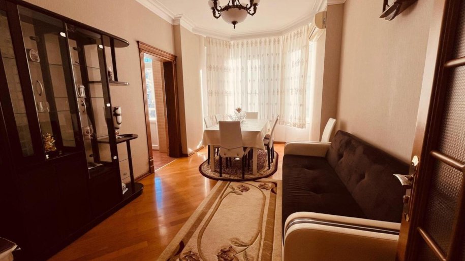 Satılır 5 otaqlı yeni tikili, 190 m², 28 May m.-7