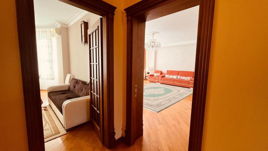 Satılır 5 otaqlı yeni tikili, 190 m², 28 May m.-15