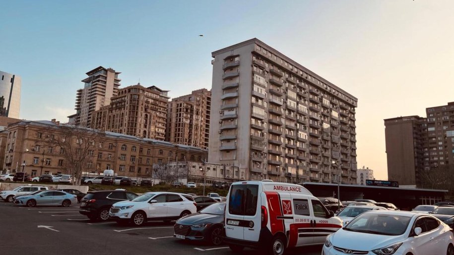 Satılır 5 otaqlı yeni tikili, 190 m², 28 May m.-20