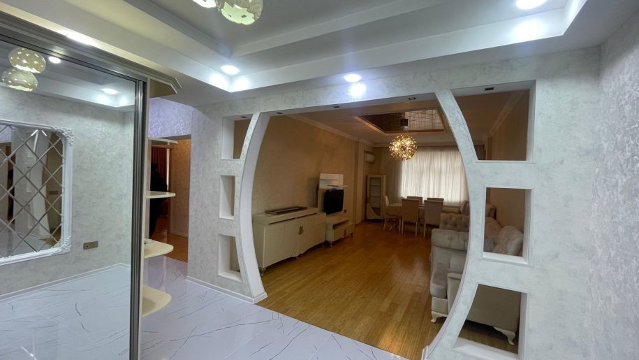 Kirayə verilir 3 otaqlı yeni tikili, 120 m², İnşaatçılar m.-3