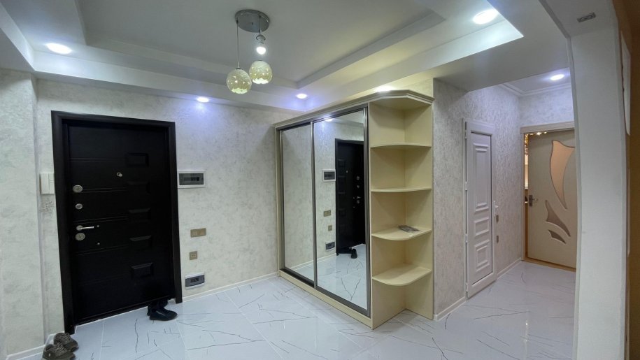 Kirayə verilir 3 otaqlı yeni tikili, 120 m², İnşaatçılar m.-4