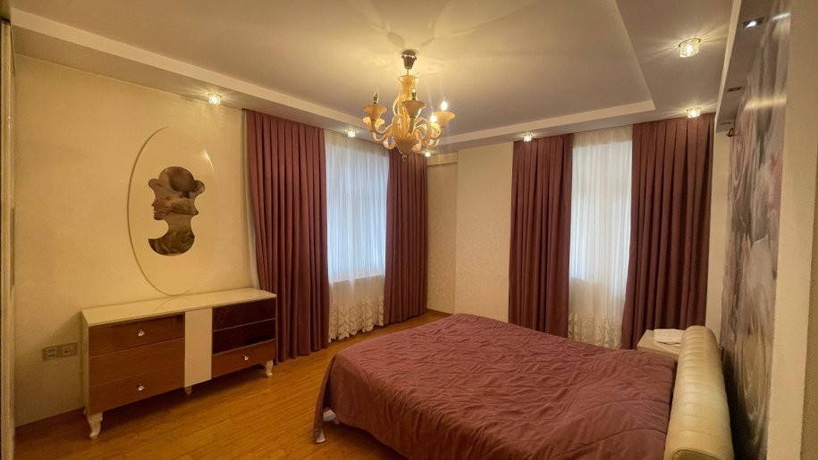 Kirayə verilir 3 otaqlı yeni tikili, 120 m², İnşaatçılar m.-5