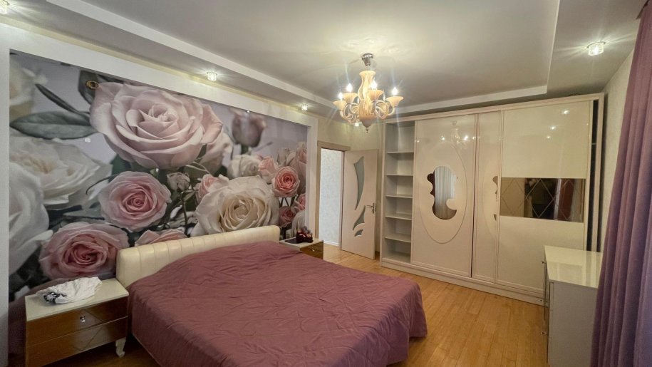 Kirayə verilir 3 otaqlı yeni tikili, 120 m², İnşaatçılar m.-6