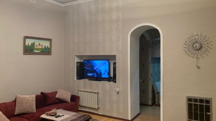 Satılır 4 otaqlı köhnə tikili, 100 m², Sahil m.-2