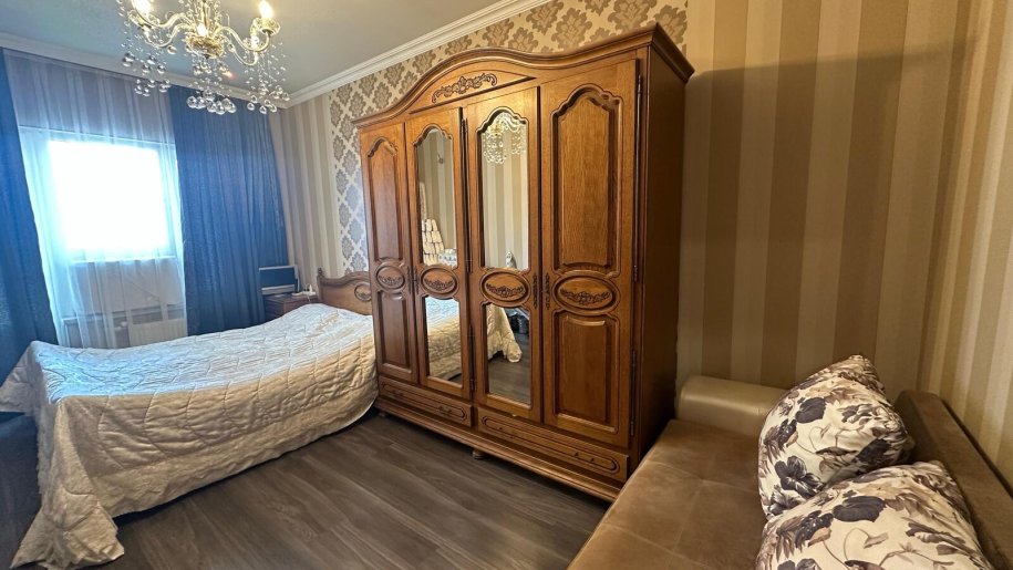 Satılır 4 otaqlı köhnə tikili, 100 m², Memar Əcəmi m.-7