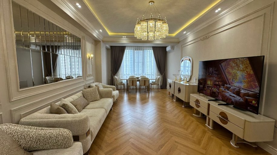 Satılır 3 otaqlı yeni tikili, 130 m², Gənclik m.-1