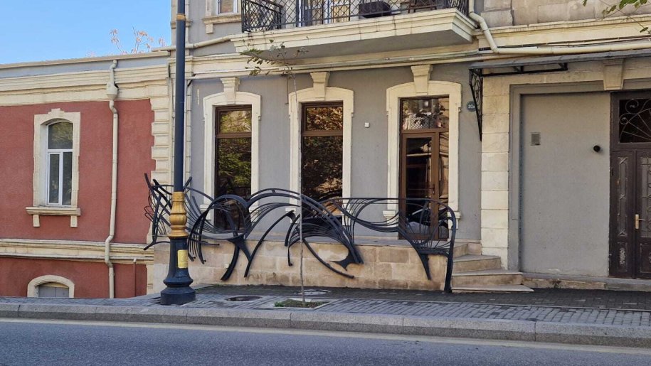 200 m<sup>2</sup> ofis icarəyə verilir, İçərişəhər m.-1