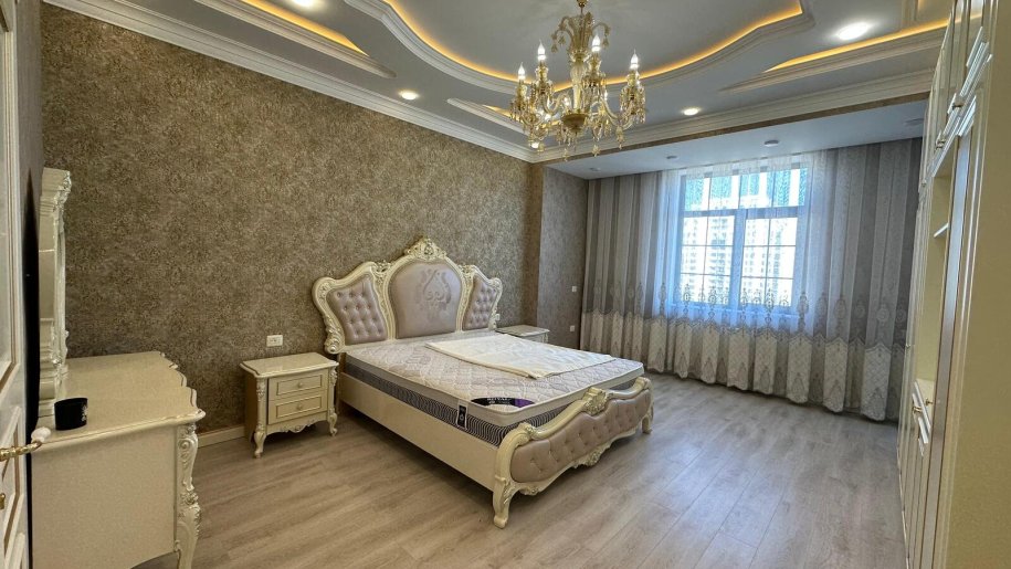 Kirayə verilir 4 otaqlı yeni tikili, 200 m², Elmlər Akademiyası m.-2