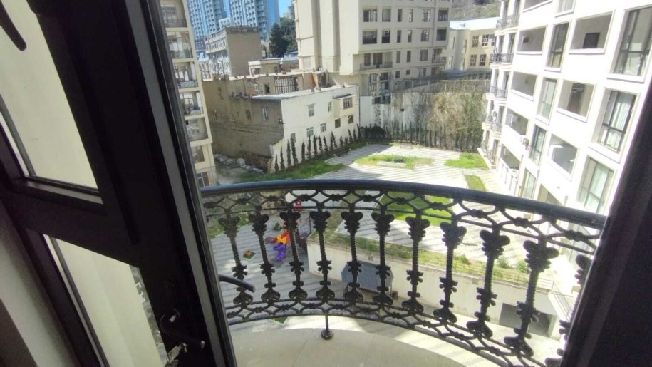 Satılır 4 otaqlı yeni tikili, 221.4 m², İçərişəhər m.-9