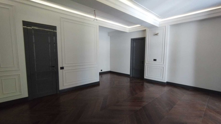 Satılır 4 otaqlı yeni tikili, 221.4 m², İçərişəhər m.-25