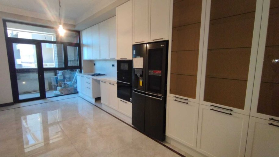 Satılır 4 otaqlı yeni tikili, 221.4 m², İçərişəhər m.-26